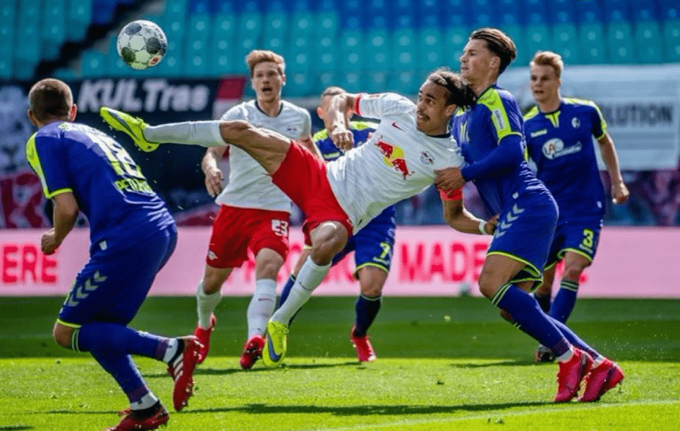 托特纳姆清晨扳平良机，志在德甲名次提升，气氛紧张，更衣室氛围转暖 