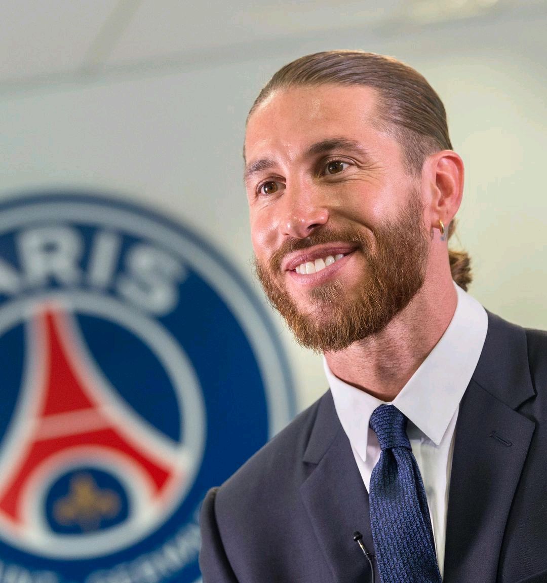 国际比赛日NBA总决赛传出新动向；巴黎圣日耳曼官宣签约；管理层表态——底气十足；轮换策略成焦点的简单介绍