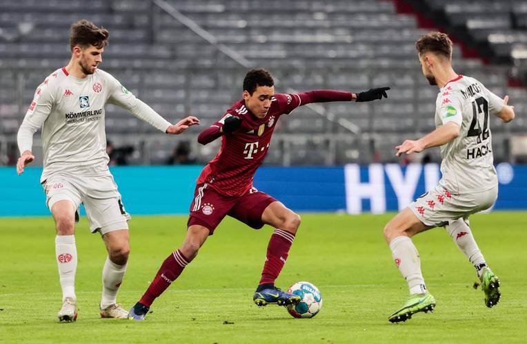 集结日德国杯焦点战，摩纳哥伤情更新，态度坚定，年轻球员得到机会的简单介绍