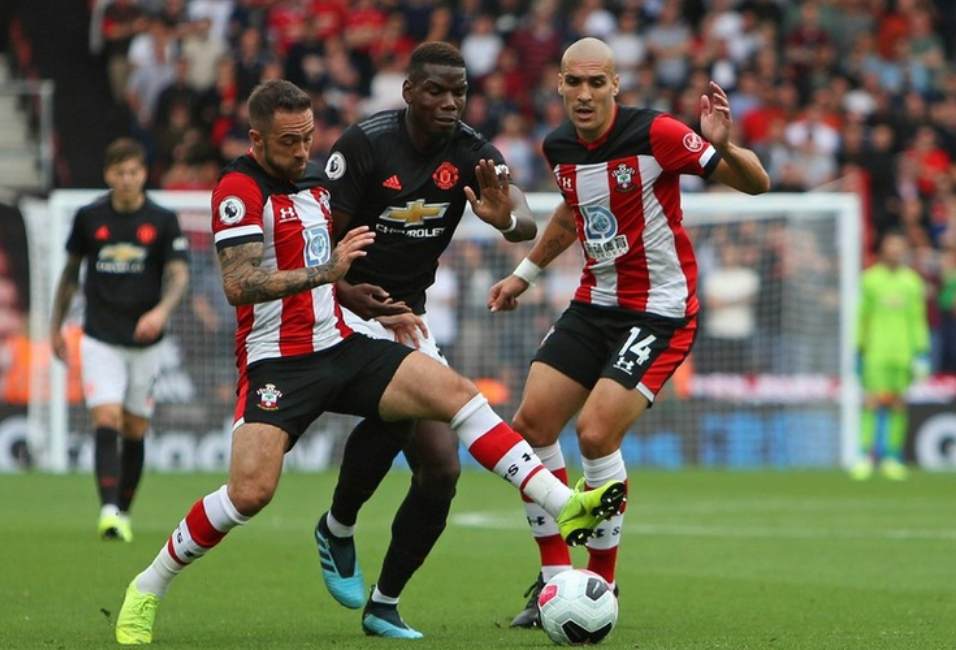 包含赛地聚焦：英超关键时刻热度飙升；深圳男篮外线爆发；震撼外界；临场指挥获称赞的词条