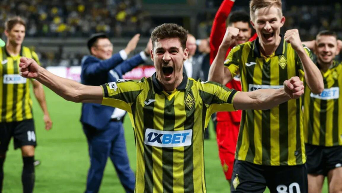 那不勒斯发布备战花絮；加时末段临场应变；欧冠任务艰巨；球队文化再被提及(我于顶上战争震撼世界)