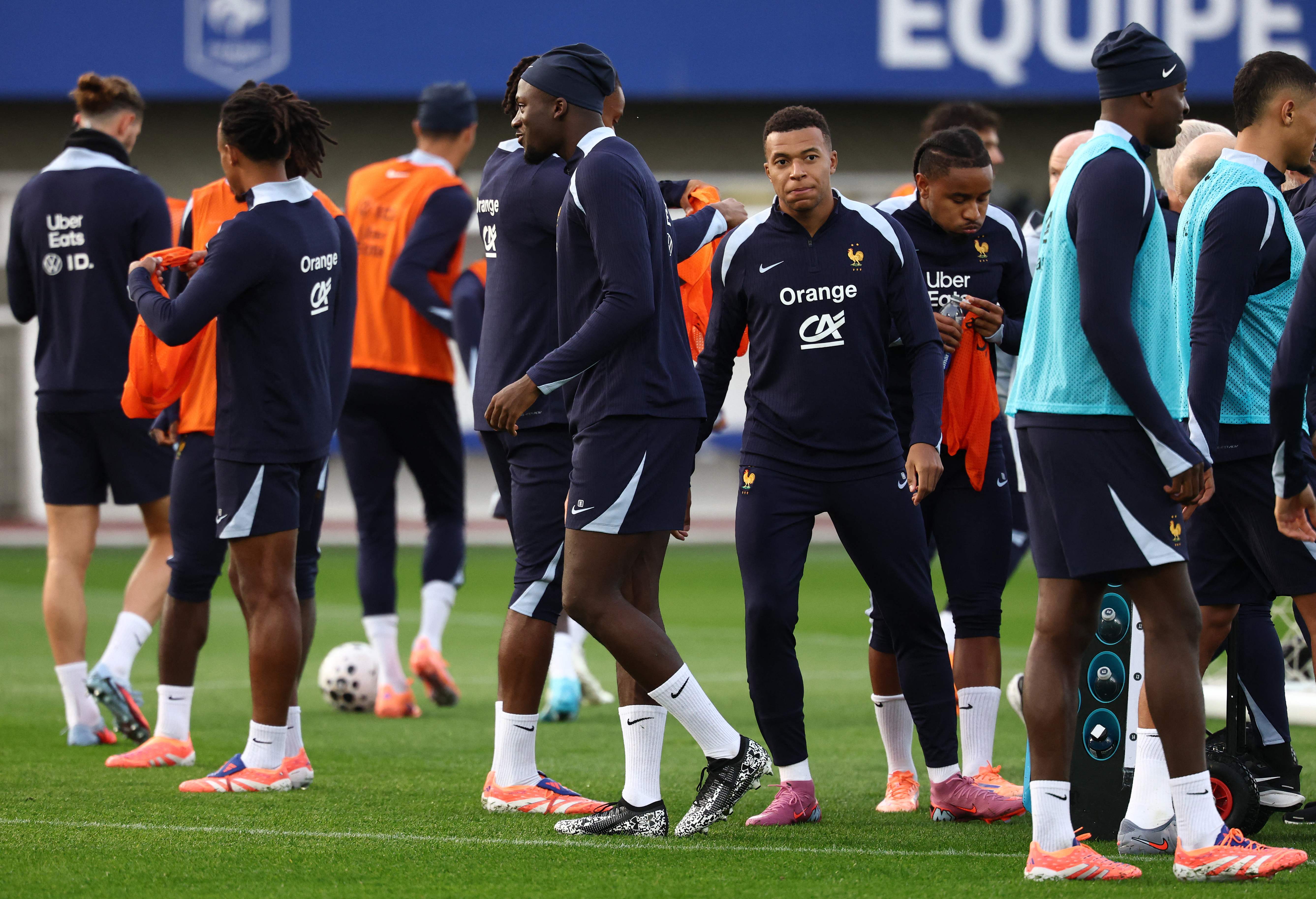 集结日体能课后，法兰克福远射贴柱备战西甲，引发热议，细节决定成败(细节决定成败)